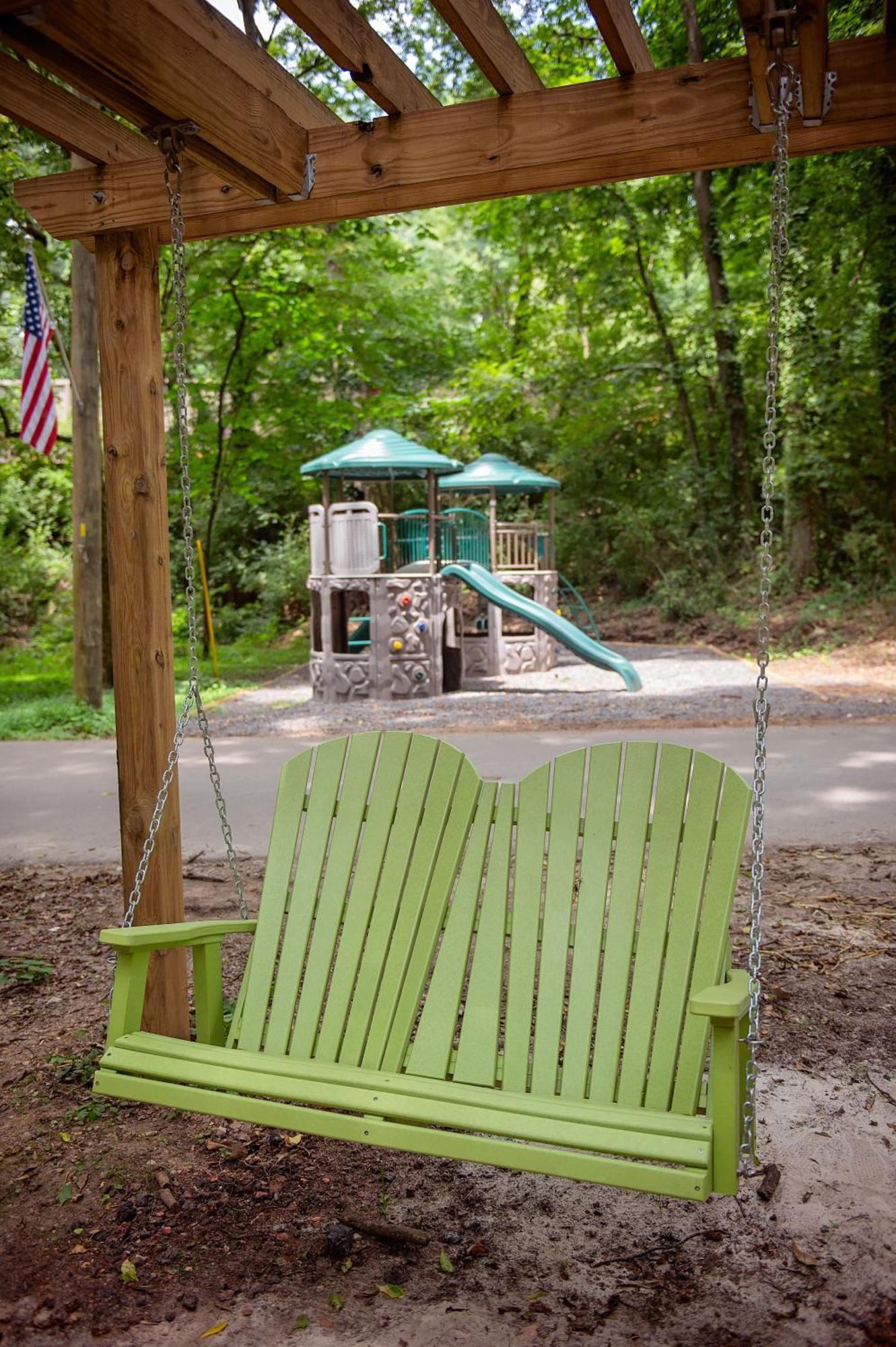 Nana Cabin Tiny Log Home Comfort In Rustic Bliss Chattanooga Exterior photo